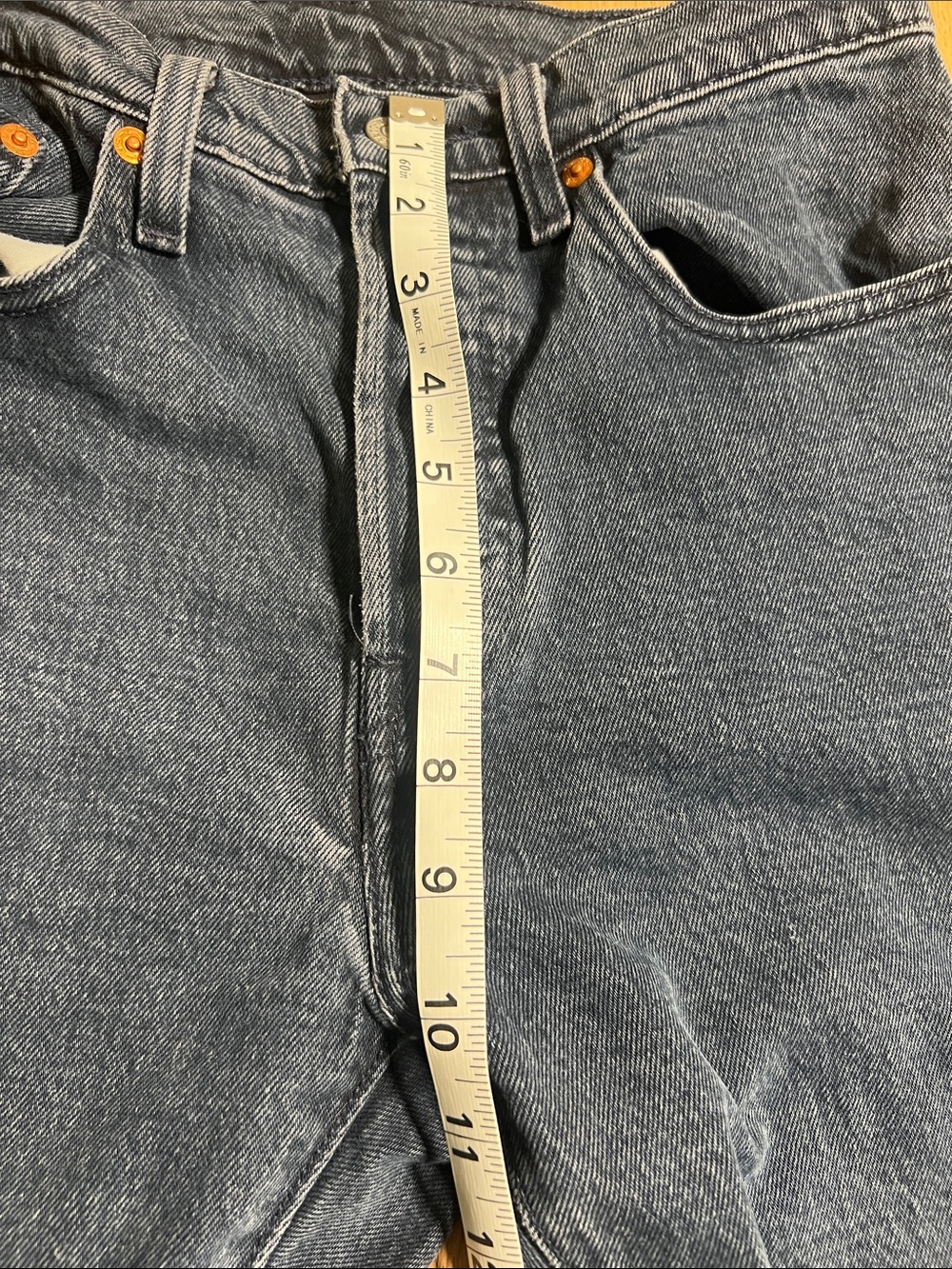 Women’s Levi’s 501 Dark Cropped Jeans - Picture 5 of 10